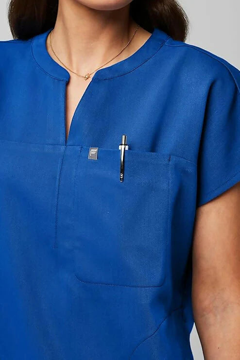 3-Pocket Scrub Top
