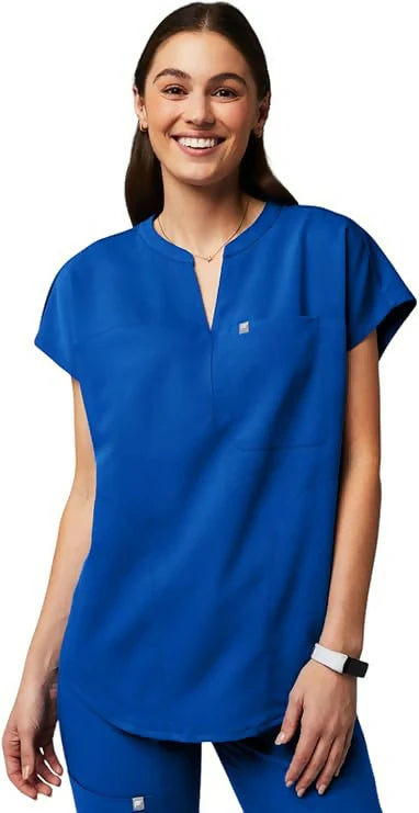 3-Pocket Scrub Top